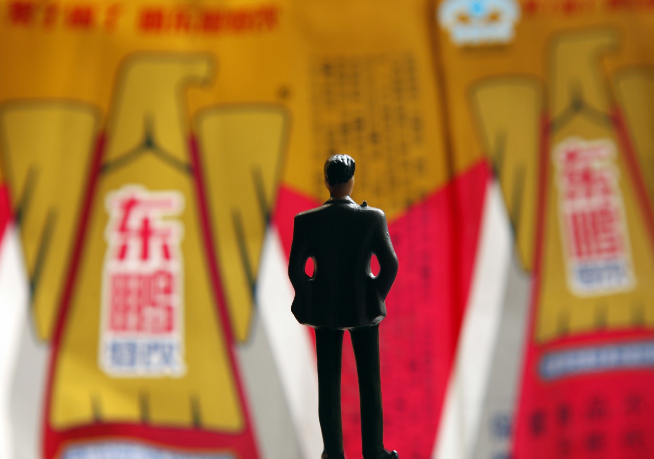 东鹏饮料辟谣创始人不喝自家饮料的背后故事