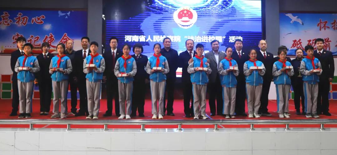 韩红现身呼和浩特，百人援蒙行动的温暖力量