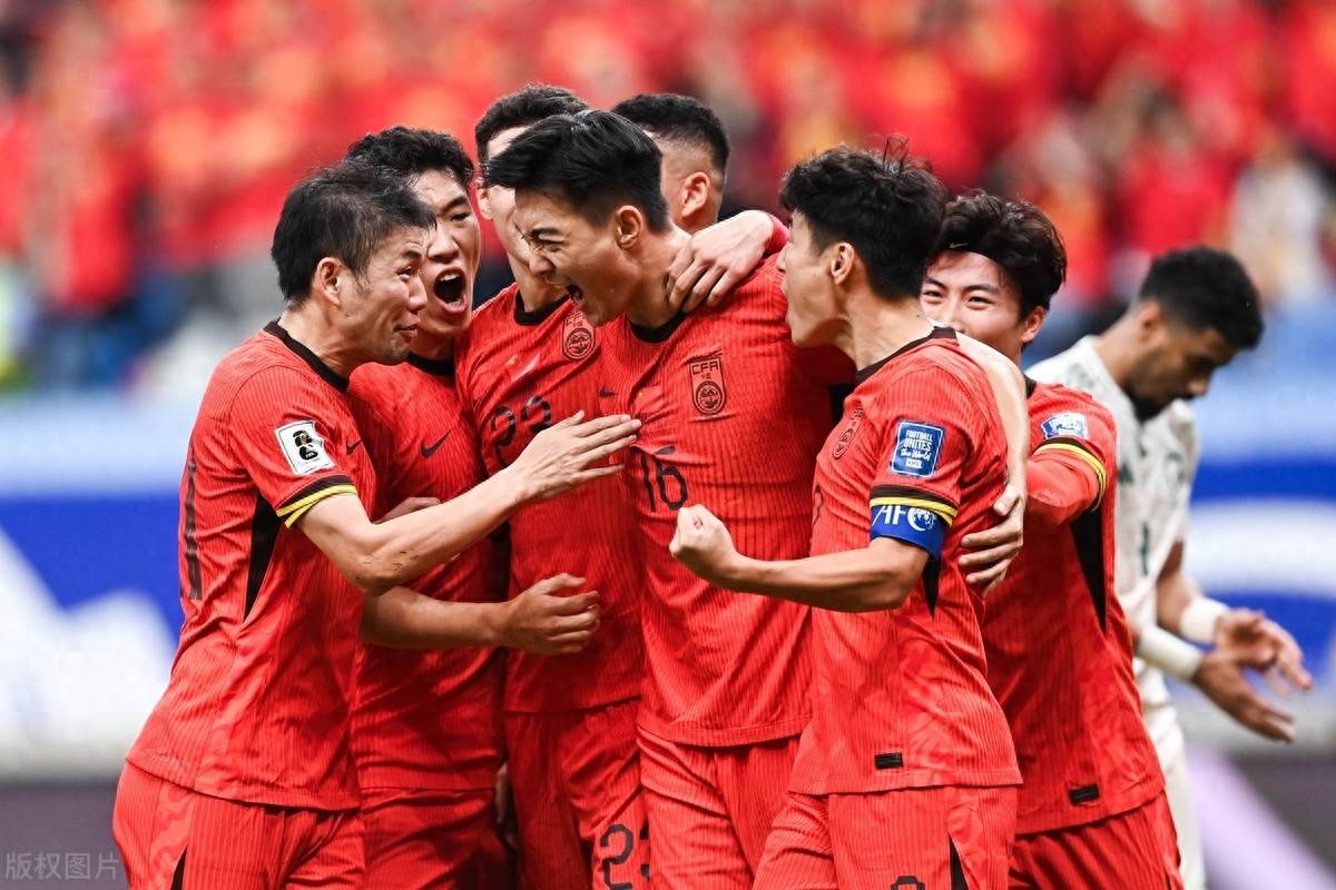 国足vs韩国局势视频直播，一场让球迷又爱又恨的生死战