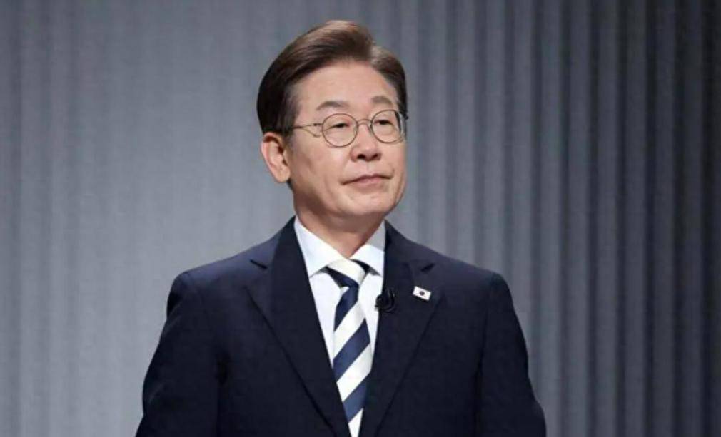 李在明90度鞠躬，韩国政界对两大财阀的深情致谢