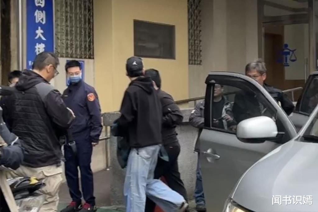 12人以护剧为名敲诈剧组艺人被抓，正义的代价与法律的威严