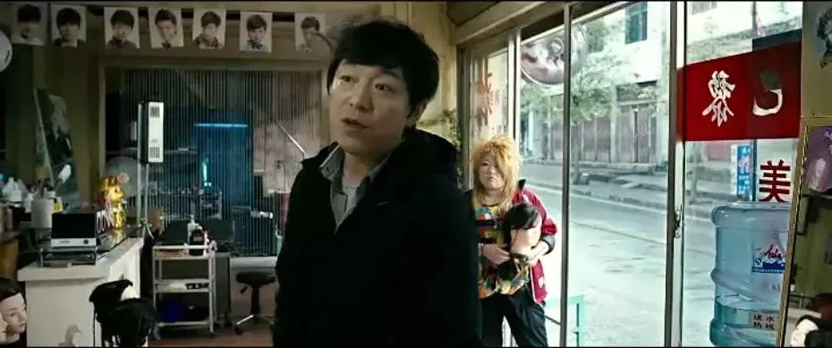 理发店推80、90后免费染黄毛活动，回忆杀与潮流再燃的奇妙碰撞