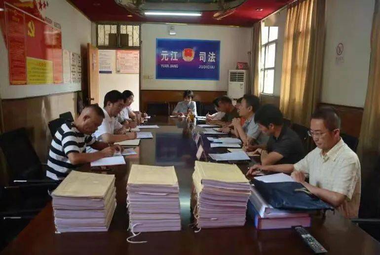 炸串店女员工外出如厕时遇不幸，社区的痛与反思