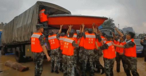 广西六蓝水库，子弟兵的守护与救援
