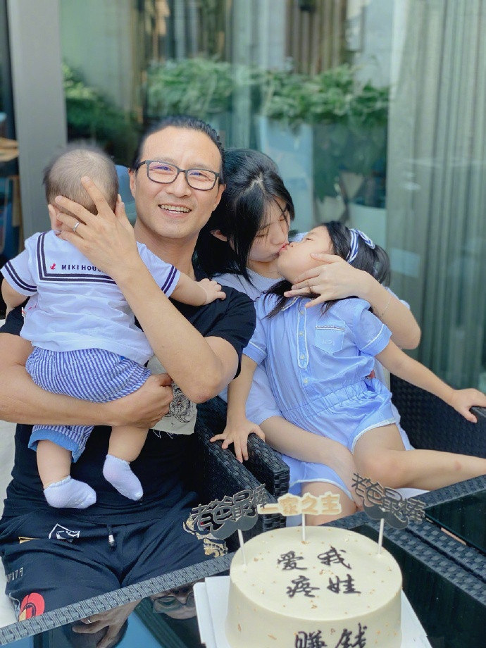 渤哥 vs 章鱼视频直播，一场意外走红的海鲜大戏
