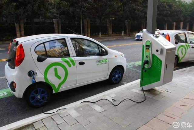 电车vs油车比赛直播视频，谁才是真正的赛道王者？