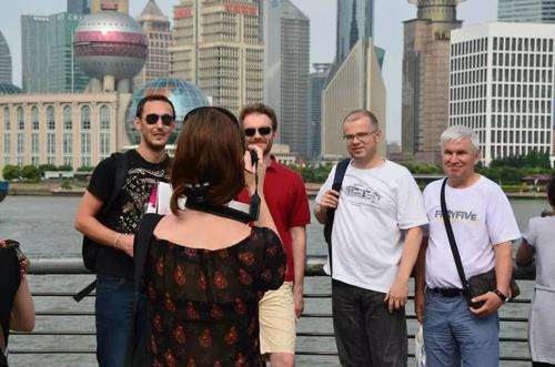 北京vs上海老外视频直播，为啥这俩城市的直播画风差这么多？