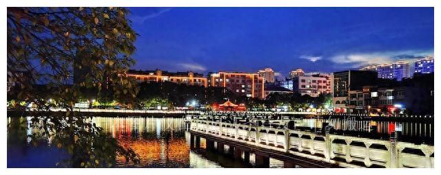 横港vs码头直播视频，我蹲了三天直播间，终于搞明白这两个地方到底有啥不一样