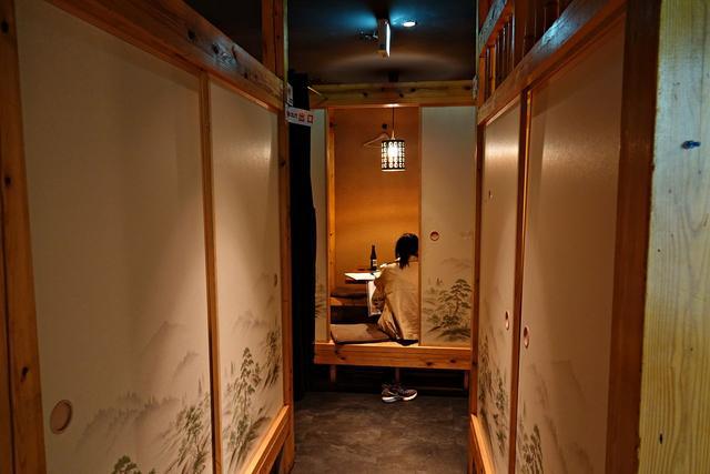 日本vs中国饮食视频直播，当居酒屋遇上夜市烟火气