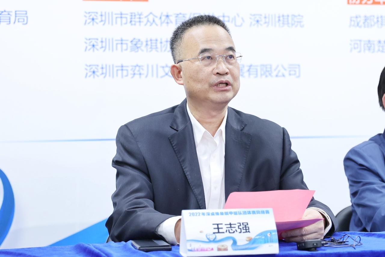 中国 vs 外国象棋视频直播，两种智慧的对决，你看懂了吗？