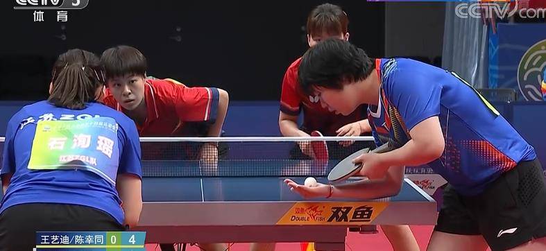香港vs泰国垒球直播视频，一边追赛一边看热闹，我是真没想到这么上头